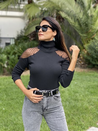 Siyah Balıkçı Omuzları Tül Fitilli Kaşkorse Kadın Bluz