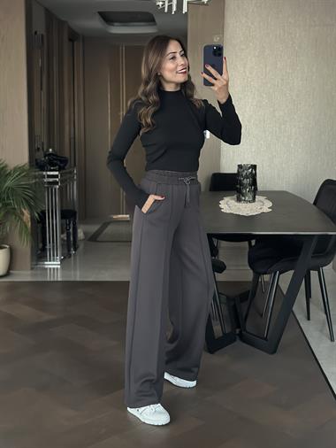 Siyah Dik Yaka Uzun Kol Kadın Crop Body