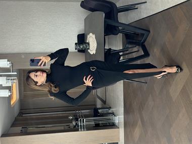 Siyah Balıkçı Yaka Vatkalı Önü Toka Detay Kadın Elbise