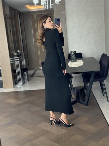 Siyah Balıkçı Yaka Vatkalı Önü Toka Detay Kadın Elbise