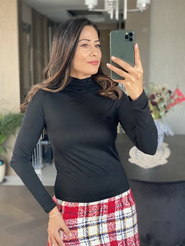 Siyah Balıkçı Yakası Büzgülü Kadın Bluz