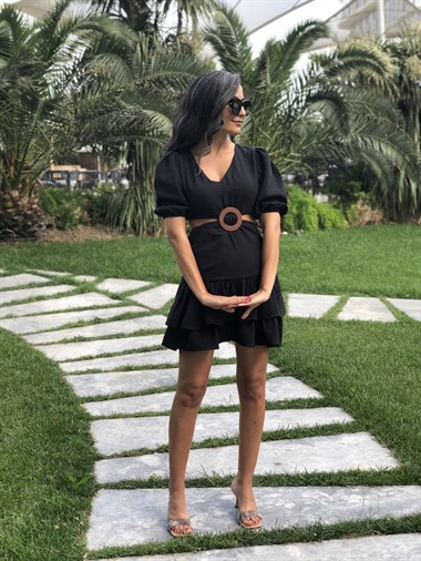 Siyah Bel Dekolteli Toka Detaylı Mini Kadın Elbise