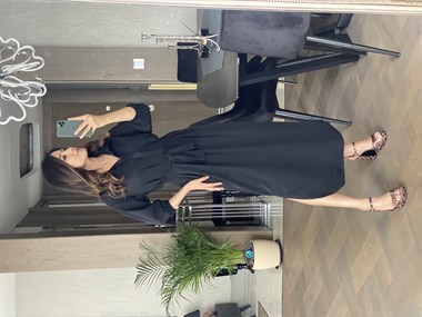 Siyah Bel Pilili Kuşaklı Elbise