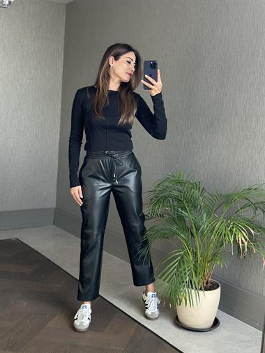 Siyah Beli Lastikli Düz Paça Jogger Kadın Deri Pantolon