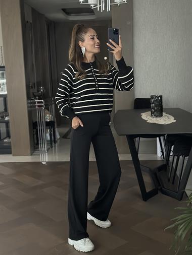 Siyah Beyaz Çizgili Onbir Düğmeli Kadın Kazak