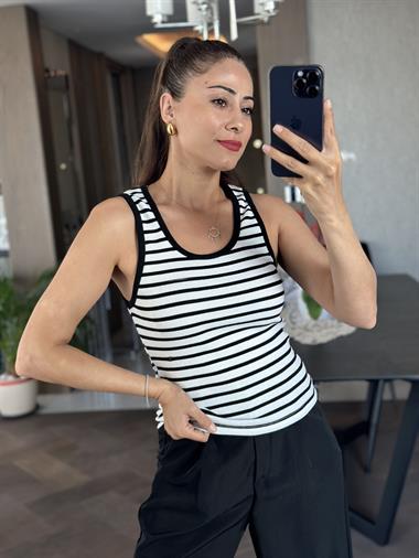 Siyah Beyaz Çizgili U Yaka Sıfır Kol Fitilli Kaşkorse  Kadın Body