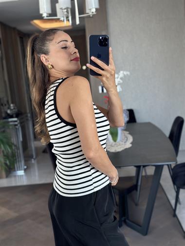 Siyah Beyaz Çizgili U Yaka Sıfır Kol Fitilli Kaşkorse  Kadın Body