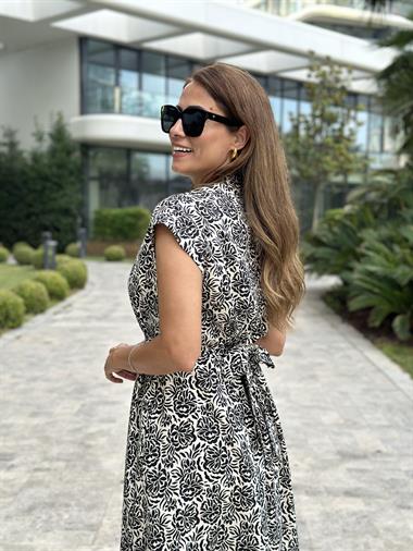 Siyah Beyaz Desenli Orjinal Marka V Yaka Düğmeli Cepli Kadın Elbise 