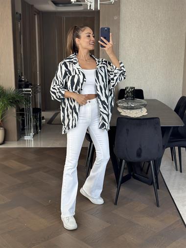 Siyah Beyaz Desenli Salaş Kadın Gömlek