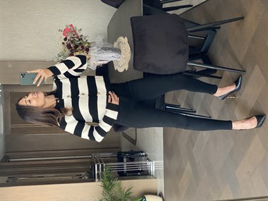 Siyah Beyaz Kalın Çizgili Pike Örgü Önü Düğmeli Kadın Hırka