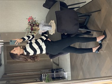 Siyah Beyaz Kalın Çizgili Pike Örgü Önü Düğmeli Kadın Hırka