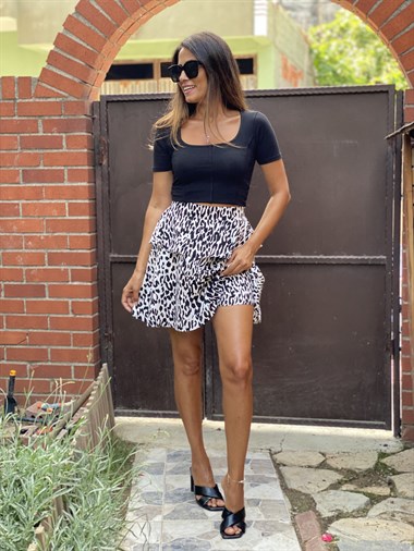 Siyah Beyaz Leopar Desen Şortlu Kadın Etek