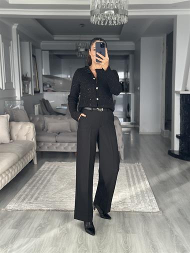 Siyah Bisiklet Yaka Düğmeli Pullu Kadın Triko Hırka