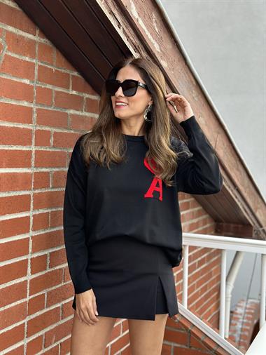 Siyah Bisiklet Yaka Kalp Detay Kadın Triko Kazak