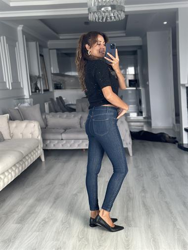 Siyah Bisiklet Yaka Kısa Kol Pullu Simli Kadın Kazak