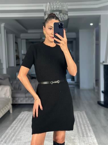Siyah Bisiklet Yaka Kısa Kol Yumuşak Dokulu Kadın Triko Elbise