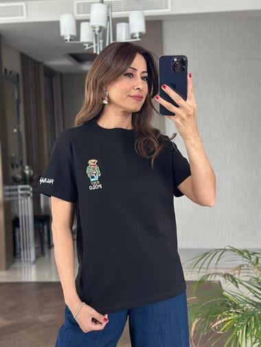 Siyah Bisiklet Yaka Kol Ucu Yazı Nakışlı  Ayıcık  Kadın T-Shirt 