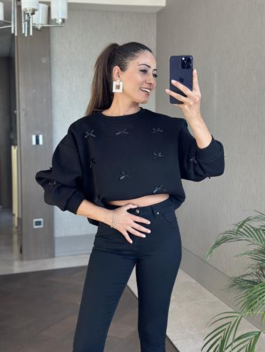 Siyah Bisiklet Yaka Kurdele Detaylı Şardonlu Kadın Sweatshirt