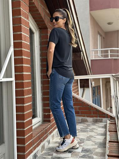 Siyah Bisiklet Yaka Lazer Kesim Modal Kadın T-Shirt