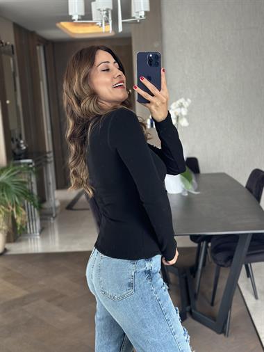 Siyah Bisiklet Yaka Önü Üç Düğmeli Kaşkorse Kadın Bluz