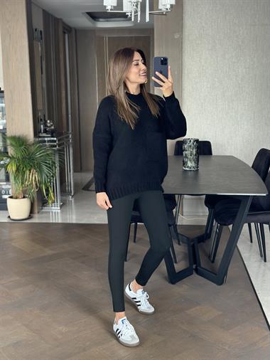 Siyah Bisiklet Yaka Salaş Cepli Triko Kadın Kazak