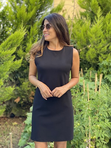 Siyah Bisiklet Yaka Sıfır Kol Kadın Elbise