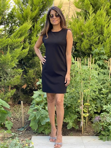 Siyah Bisiklet Yaka Sıfır Kol Kadın Elbise