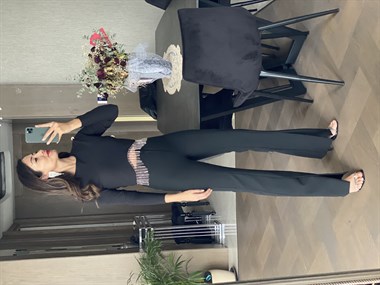 Siyah Bisiklet Yaka Taş Zincir Detay Kadın Bluz