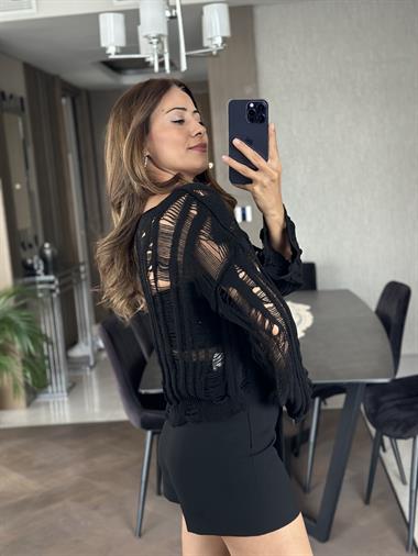 Siyah Bisiklet Yaka Transparan Triko Kadın Crop Kazak