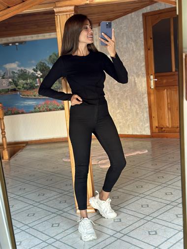 Siyah Bisiklet Yaka Uzun Kol Dikiş Detay Kadın Bluz