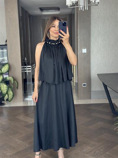Siyah Boğazı Boncuklu Crush İpek Saten Maksi Boy Kadın Elbise 