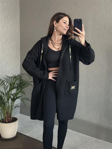 Siyah Buklet Gold Detaylı Kapüşonlu Kadın Ceket