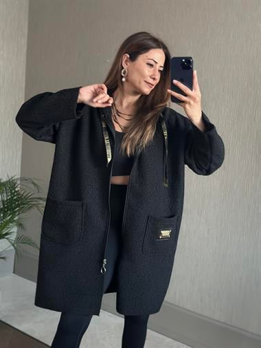 Siyah Buklet Gold Detaylı Kapüşonlu Kadın Ceket