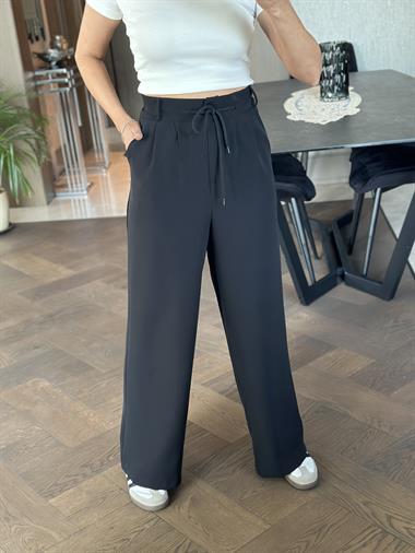 Siyah Cepli Bağcıklı Arka Beli Lastikli Atlas Kumaş Kadın Palazzo Pantolon