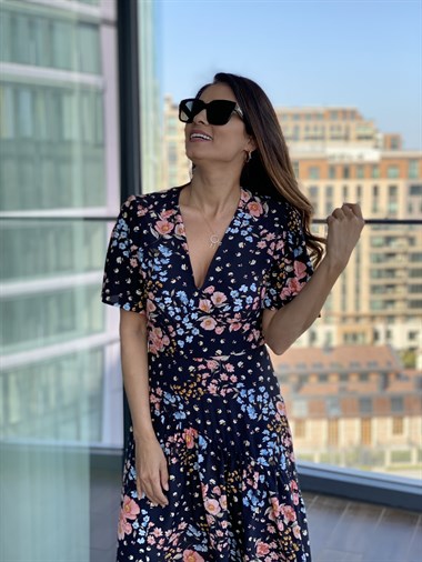 Siyah Çiçek Desenli Asimetrik Maksi Boy Elbise