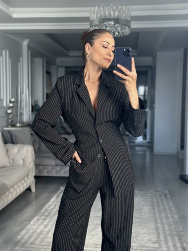 Siyah Çizgili Vatkalı Mevsimlik Kadın Ceket