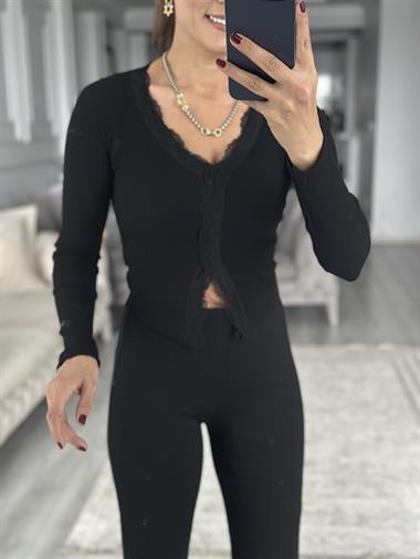 Siyah Dantel Şeritli V Yaka Kadın Bluz