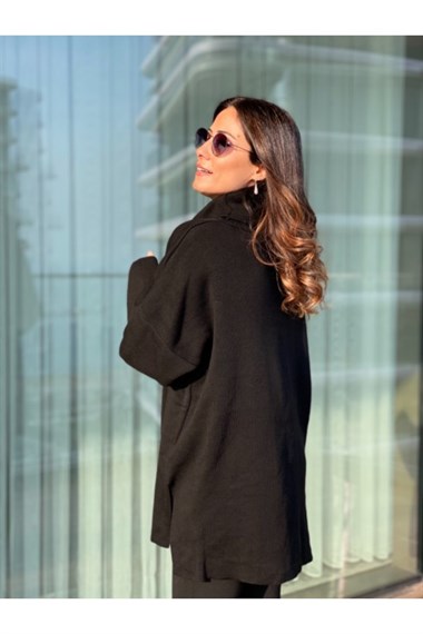 Siyah Degaje Yaka Triko Kazak