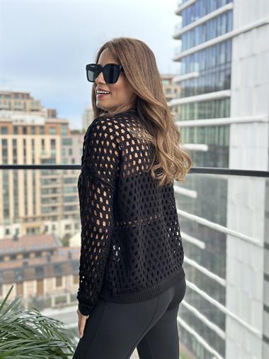 Siyah Dekolte Örgülü Kadın Triko Kazak