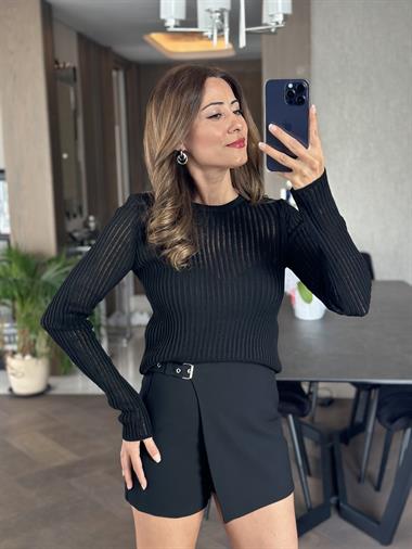 Siyah Dekolteli Bisiklet Yaka Triko Kadın Bluz