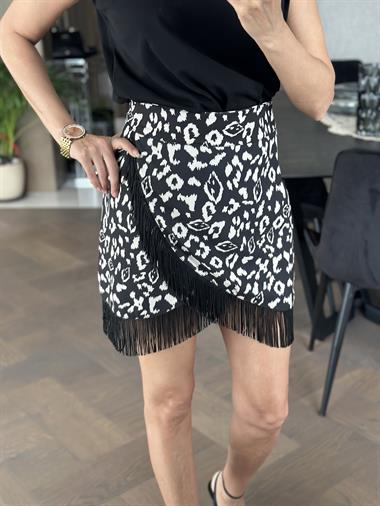 Siyah Desenli Eteği Saçaklı Mini Kadın Etek