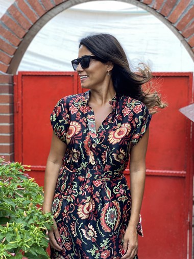 Siyah Desenli Sıfır Kol Hakim Yaka Saten Kadın Elbise