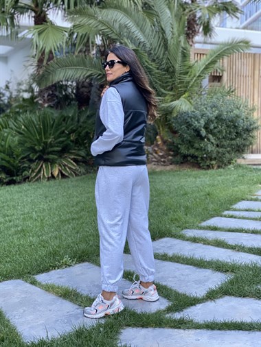 Siyah Dik Yaka Çıtçıtlı Kısa Deri Kadın Yelek