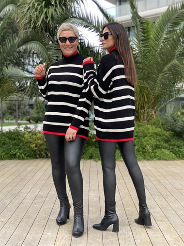 Siyah Dik Yaka Çizgili Triko Kadın Kazak