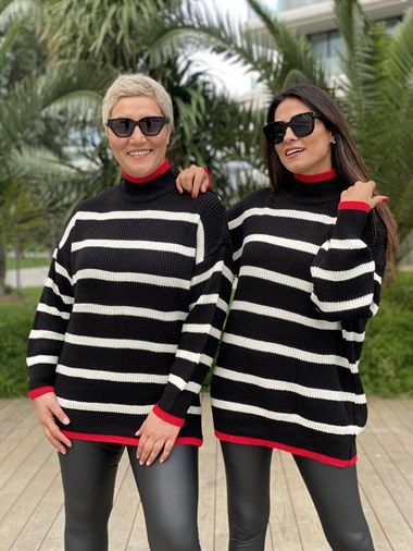 Siyah Dik Yaka Çizgili Triko Kadın Kazak