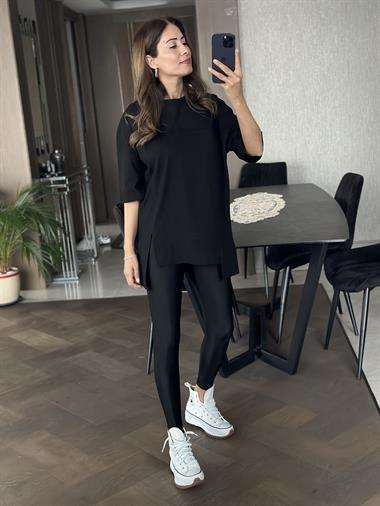 Siyah Dikiş Detay Önü Çift Yırtmaçlı Kadın T-Shirt