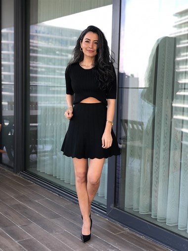 Siyah  Dilimli Triko Etek