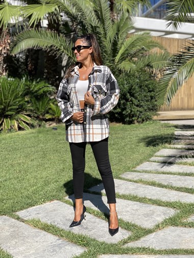 Siyah Ekose Dört Cepli Kaşe Kadın Ceket