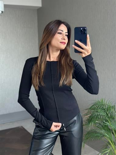 Siyah Eteği Oval Bisiklet Yaka Uzun Kol Dikiş Detay Kadın Body