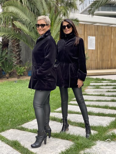 Siyah Fermuarlı Bel Bağcıklı Uzun Kadın Kürk